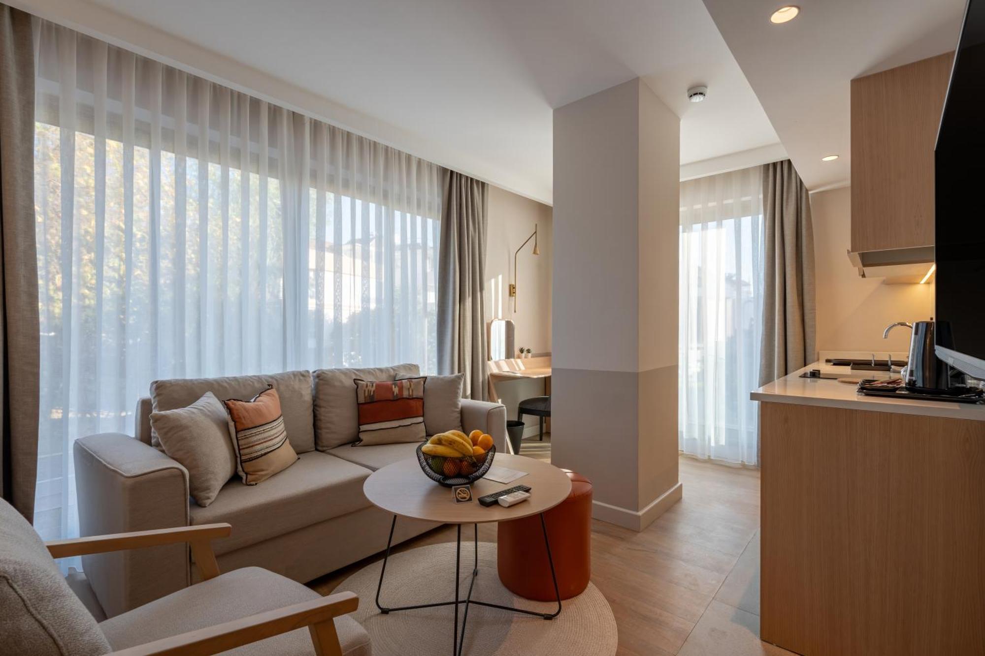 Oli Hotel And Suites Анталия Екстериор снимка