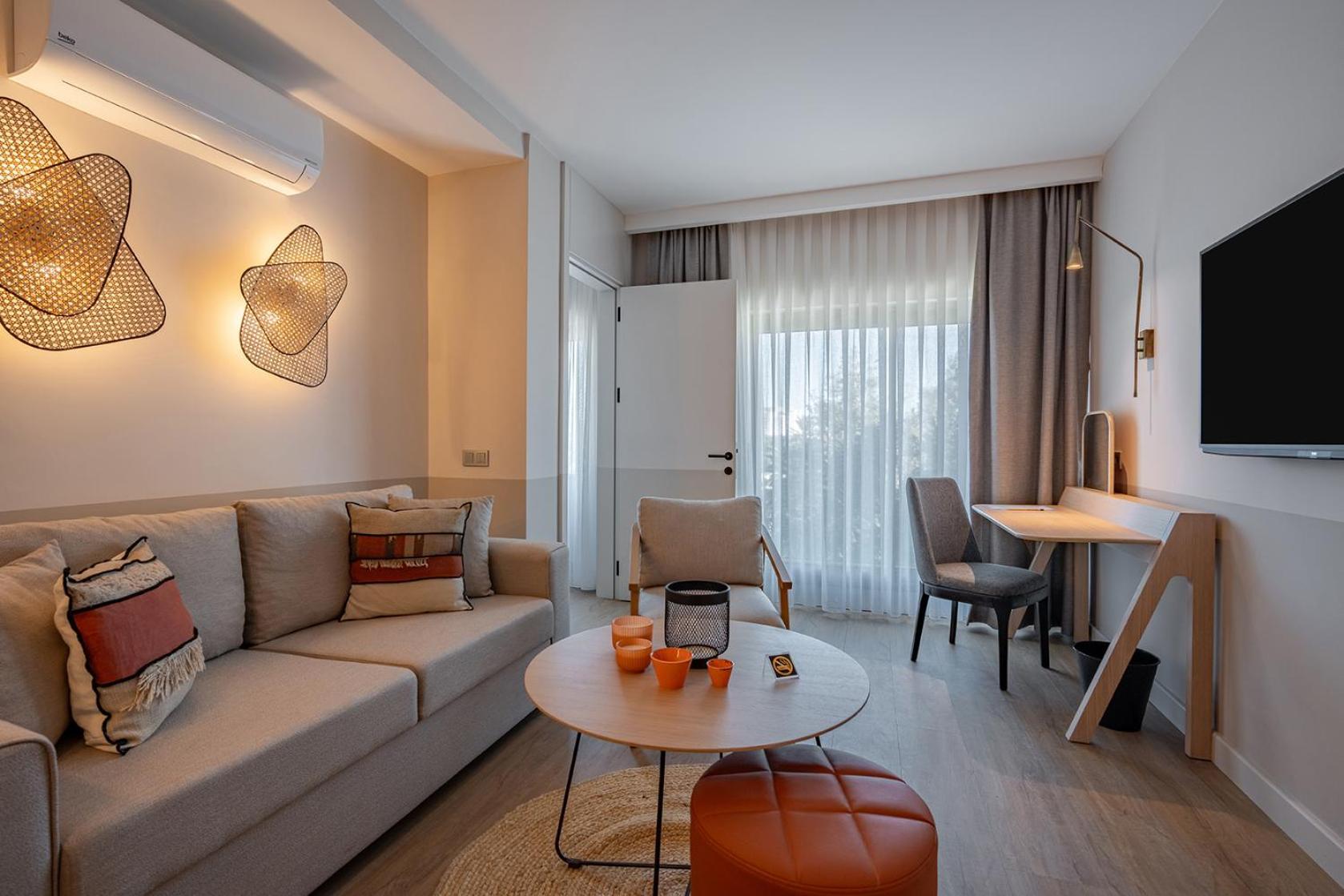 Oli Hotel And Suites Анталия Екстериор снимка