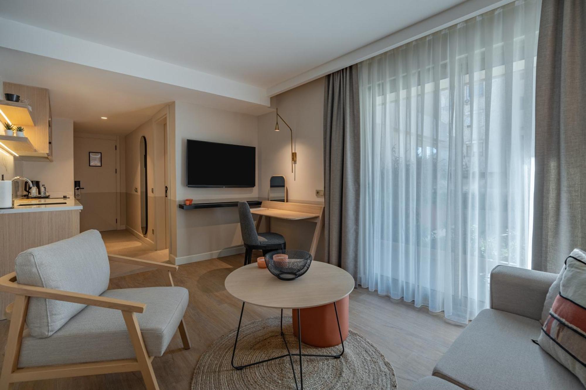 Oli Hotel And Suites Анталия Екстериор снимка